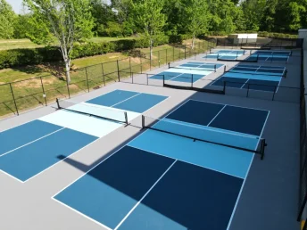 Thi công sân pickleball tiêu chuẩn với 7 lớp sơn DECOTURF có HẠT CAO SU