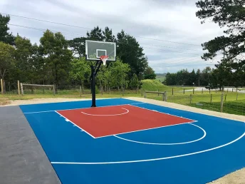 Thi công sân bóng rổ với 1 rổ chuẩn - Nền xi măng - Sơn có Hạt Cao Su và DecoTurf USA